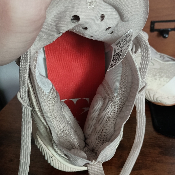 Trae Young 3 J Adidas basketball shoes sneakers size US 3.5 modern futuristic - Picture 7 of 10